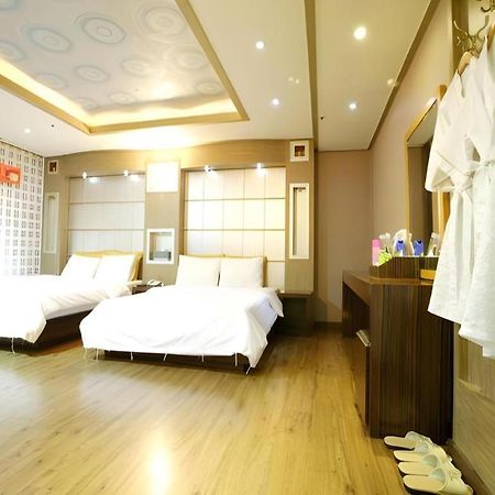 Hotel Head-One Uijeongbu Bagian luar foto