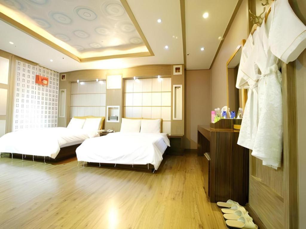Hotel Head-One Uijeongbu Bagian luar foto