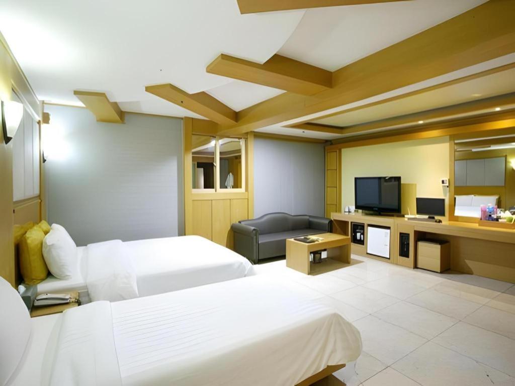 Hotel Head-One Uijeongbu Bagian luar foto