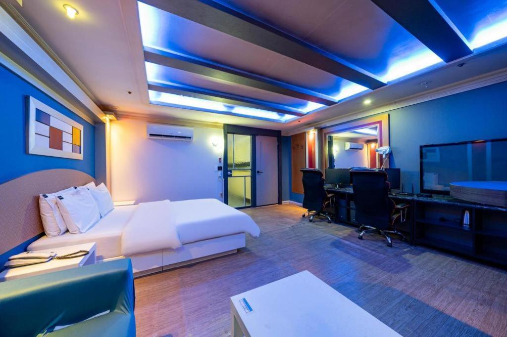 Hotel Head-One Uijeongbu Bagian luar foto