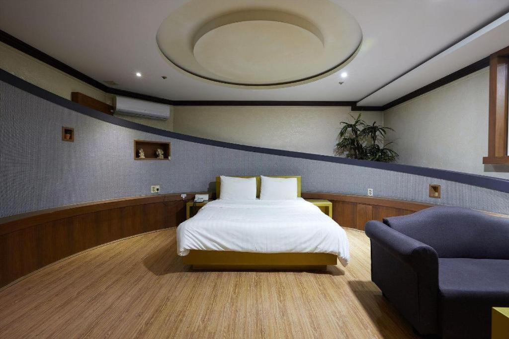 Hotel Head-One Uijeongbu Bagian luar foto