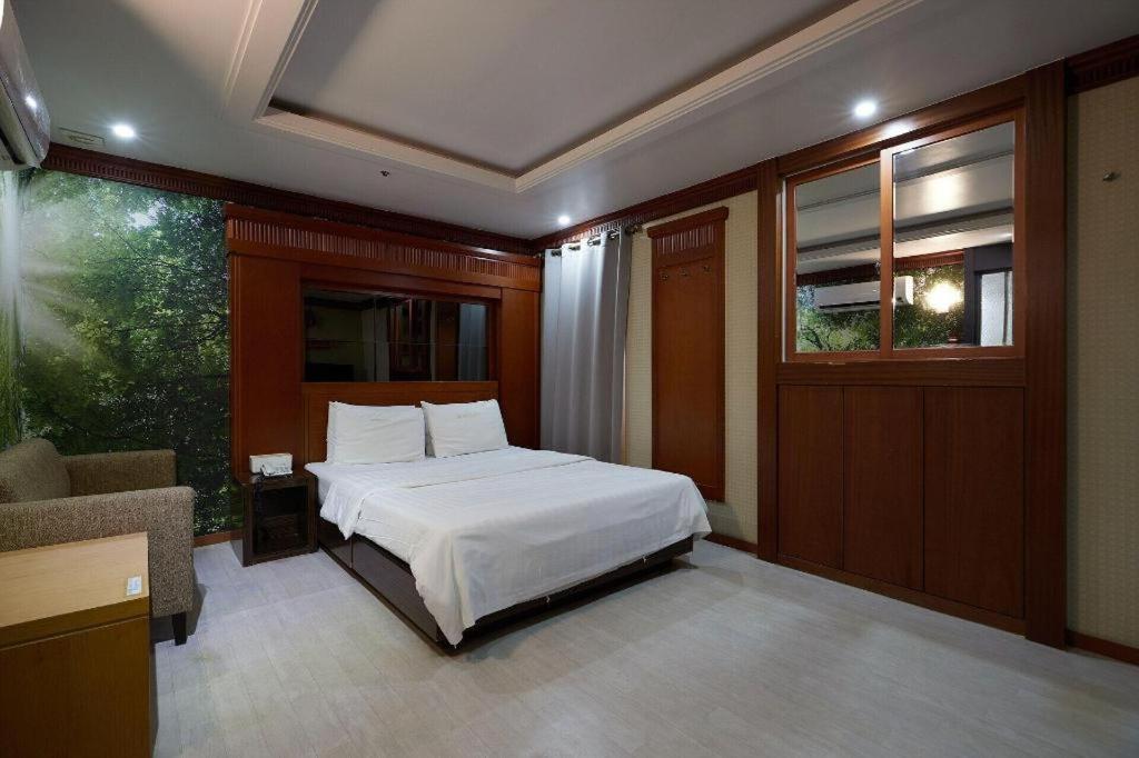 Hotel Head-One Uijeongbu Bagian luar foto